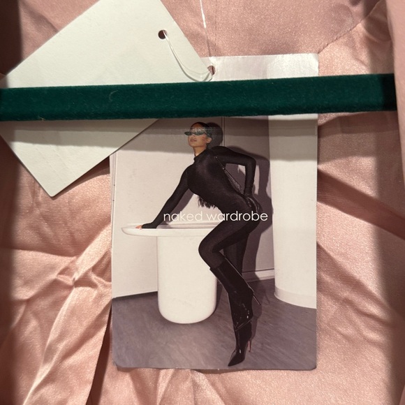 NAKED WARDROBE
Satin Wrap Blazer In Cherry Blossom Size S new with defects - Picture 4 of 7